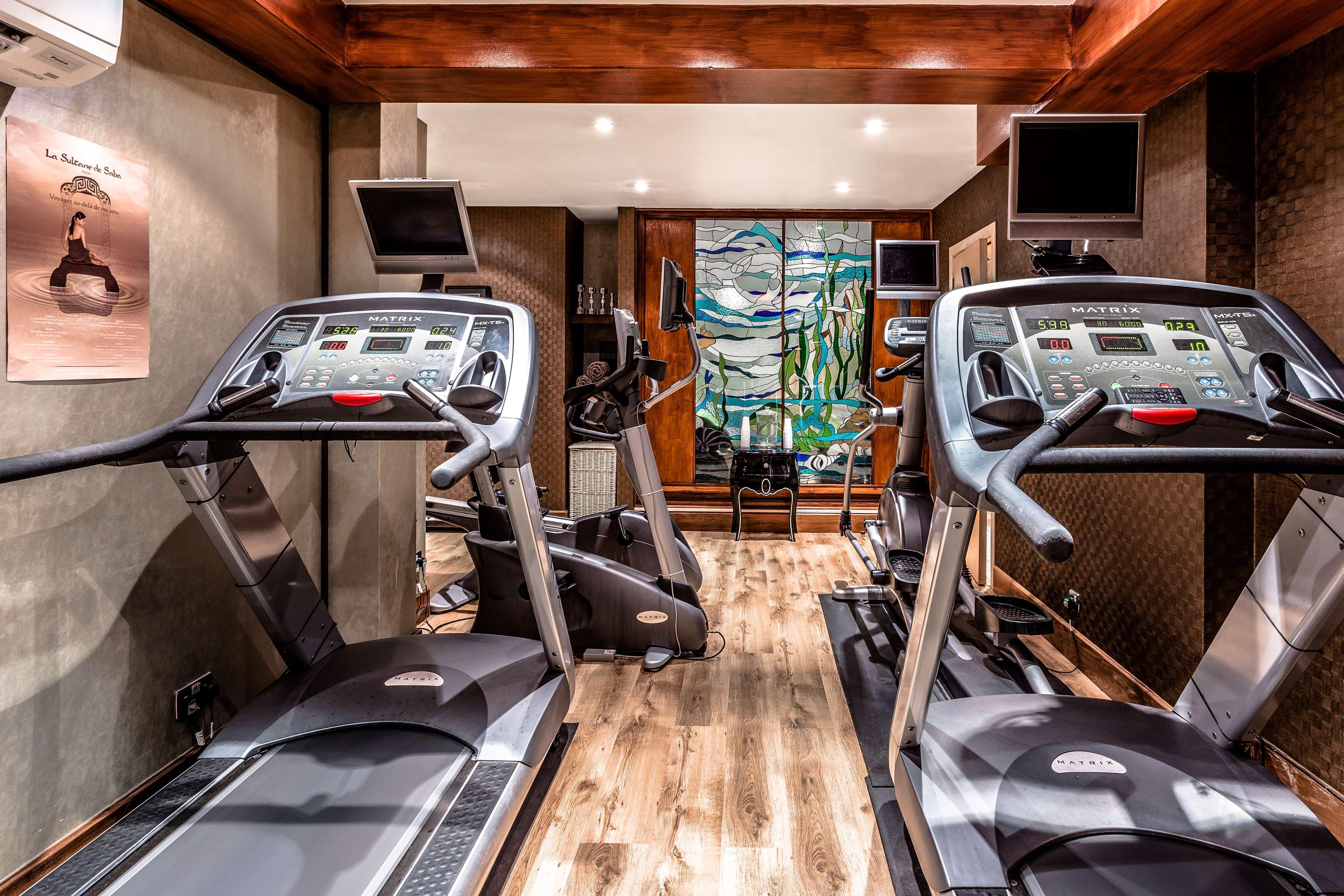 Courthouse Hotel Лондон Экстерьер фото The gym at the hotel
